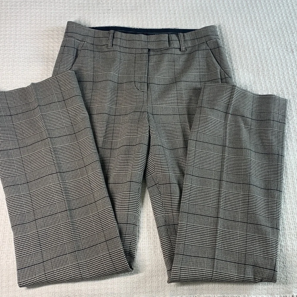 Anne Klein plaid and houndstooth print black and gray 2 piece suit size 2